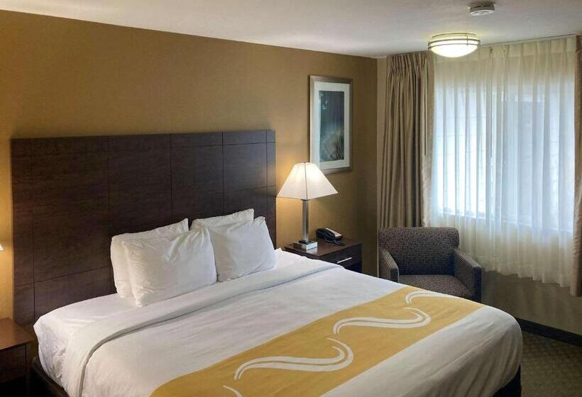 בית מלון כפרי Quality Inn