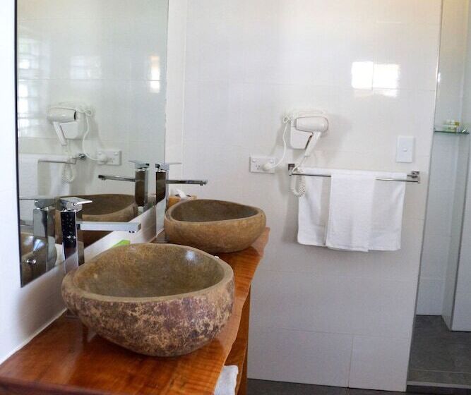 هتل Saletoga Sands Resorts