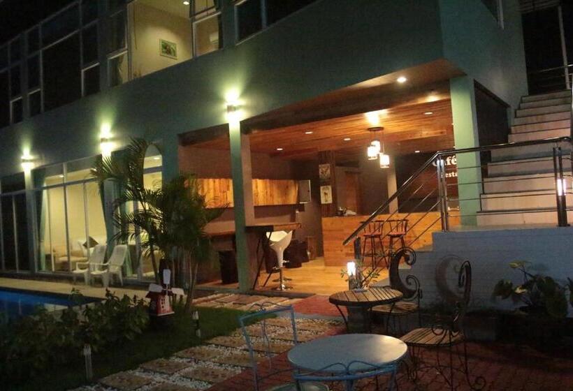 호텔 Saranya River House สรัญญาริเวอร์เฮาส์