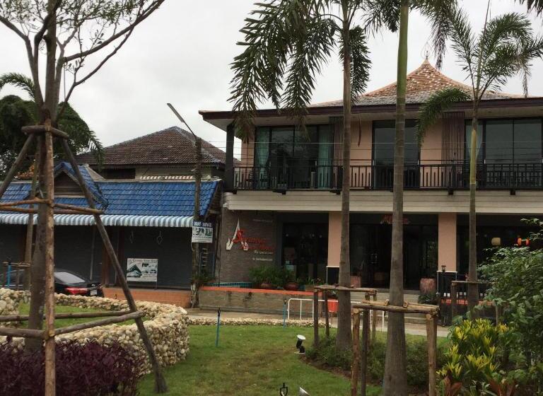 호텔 Saranya River House สรัญญาริเวอร์เฮาส์