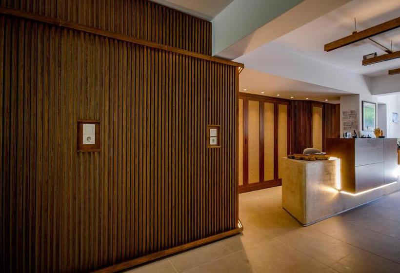 בית מלון כפרי Sarikampos Beach