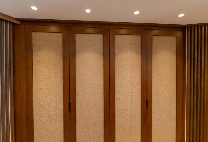 בית מלון כפרי Sarikampos Beach