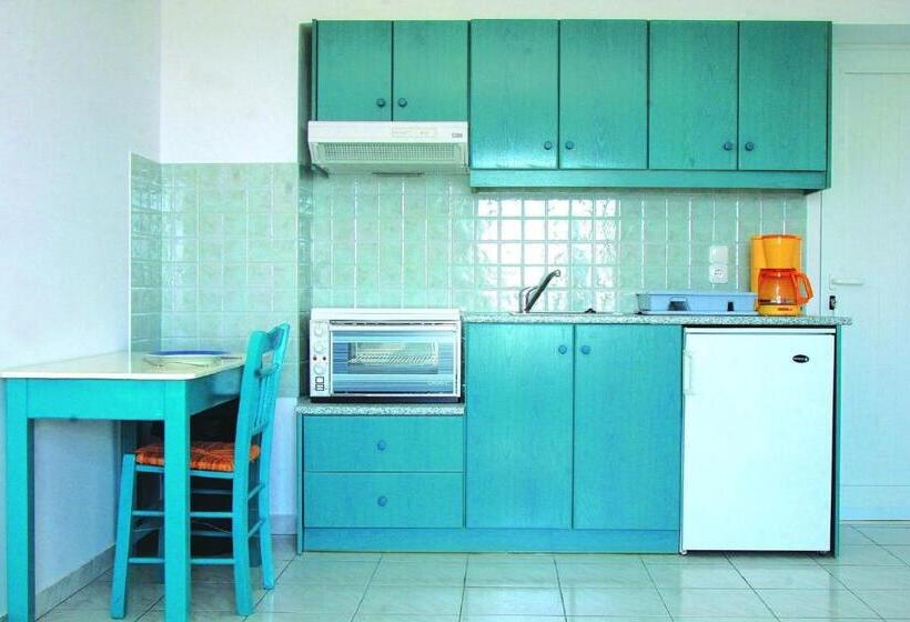 בית מלון כפרי Sarikampos Beach