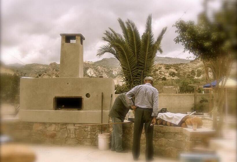 בית מלון כפרי Sarikampos Beach