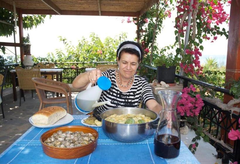 בית מלון כפרי Sarikampos Beach