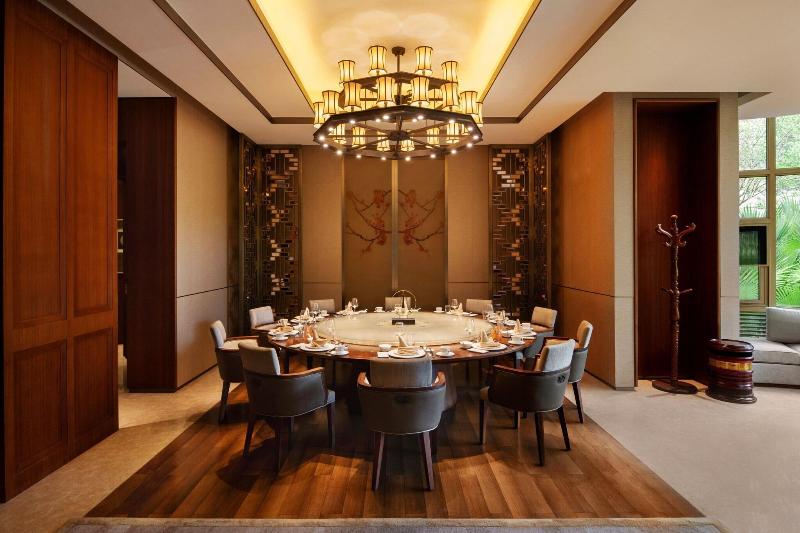 Отель Sheraton Grand Xishuangbanna