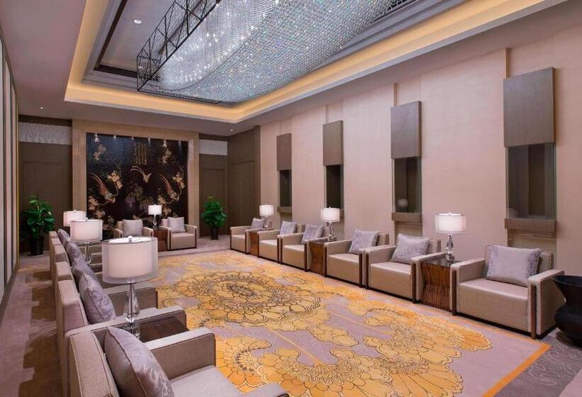 Отель Sheraton Grand Xishuangbanna