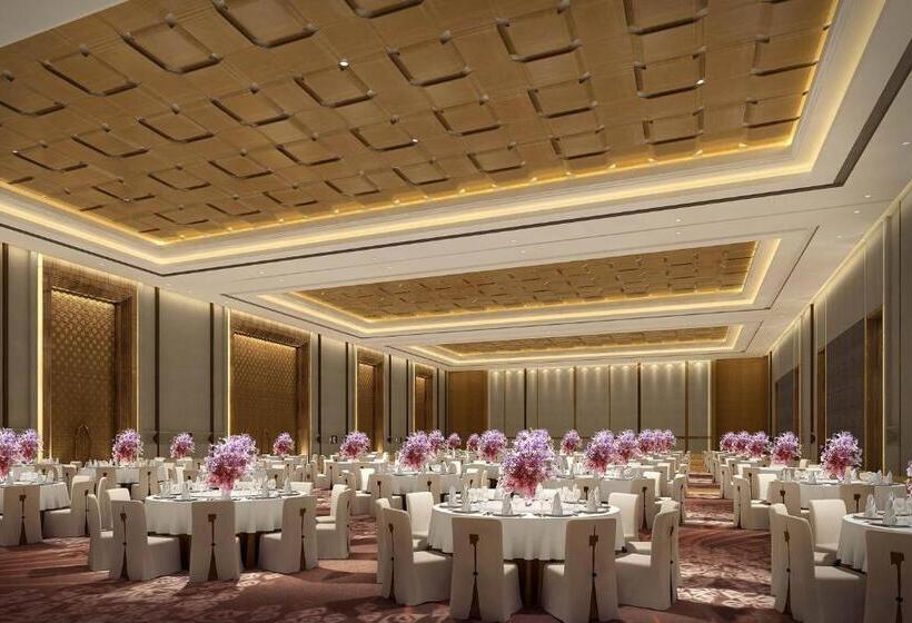 Отель Sheraton Grand Xishuangbanna