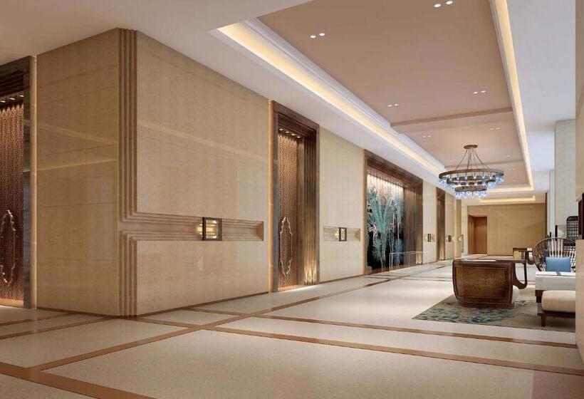 Отель Sheraton Grand Xishuangbanna