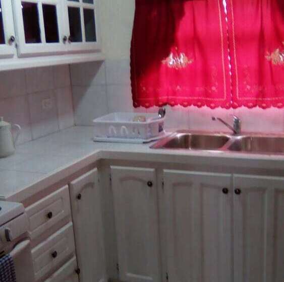 Szálloda Shonlan Inn And Apartments