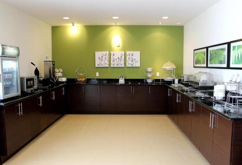 Отель Sleep Inn & Suites