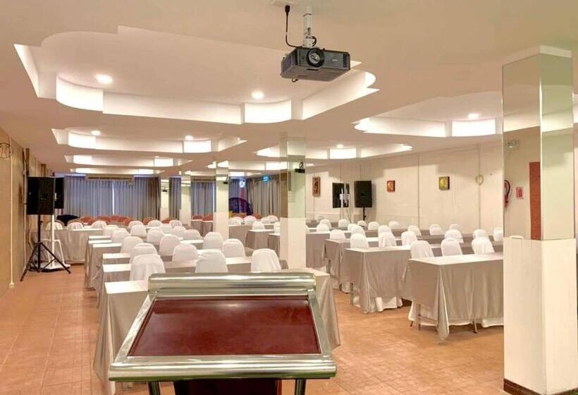 בית מלון כפרי Talay Sai @ Thung Wua Laen