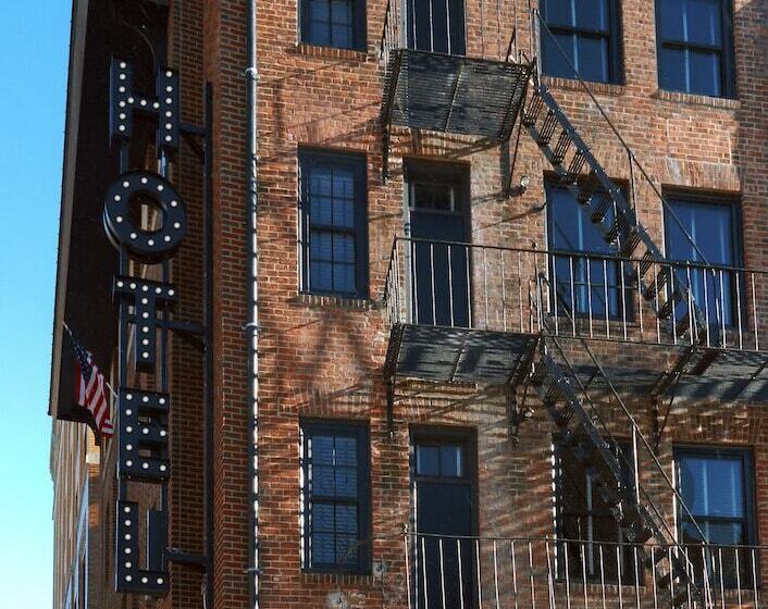 The Dean Hotel, An Ash