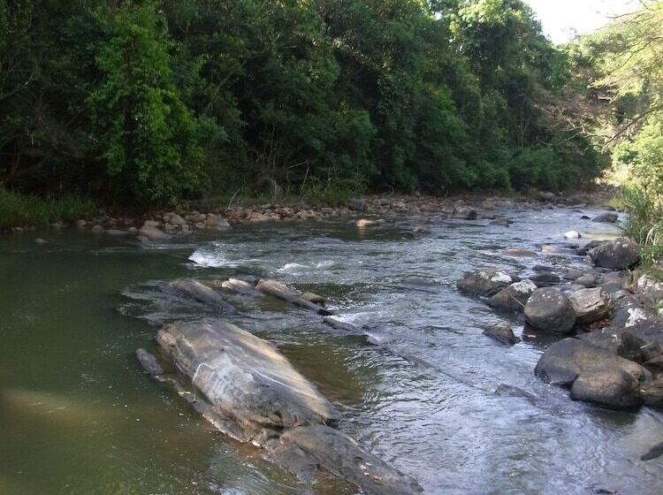 ホテル The Kandy Samadhi Centre