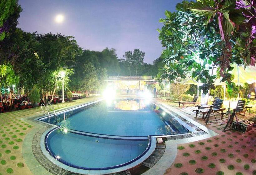 בית מלון כפרי Wet Water Resort