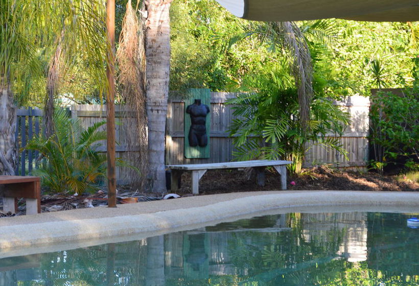 The Lovely Cottages Country Retreat