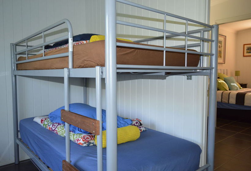 The Lovely Cottages Country Retreat