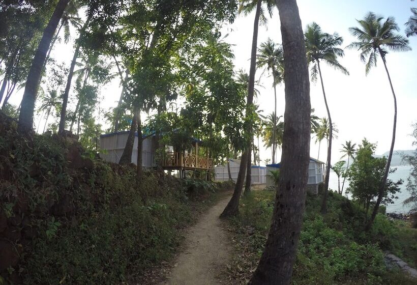 Neptune Point Hill Cottages