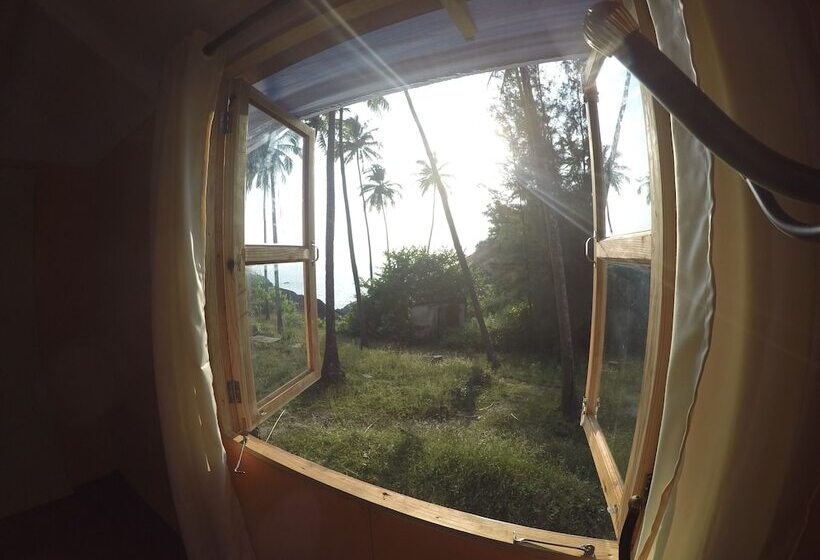 Neptune Point Hill Cottages