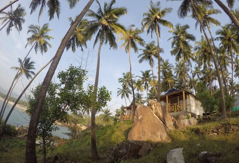 Neptune Point Hill Cottages