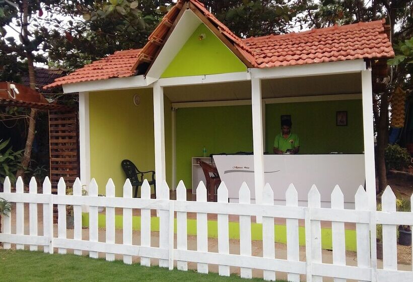 Neptune Point Hill Cottages