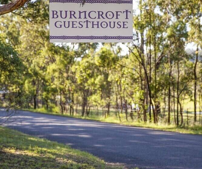 פנסיון Burncroft Guest House