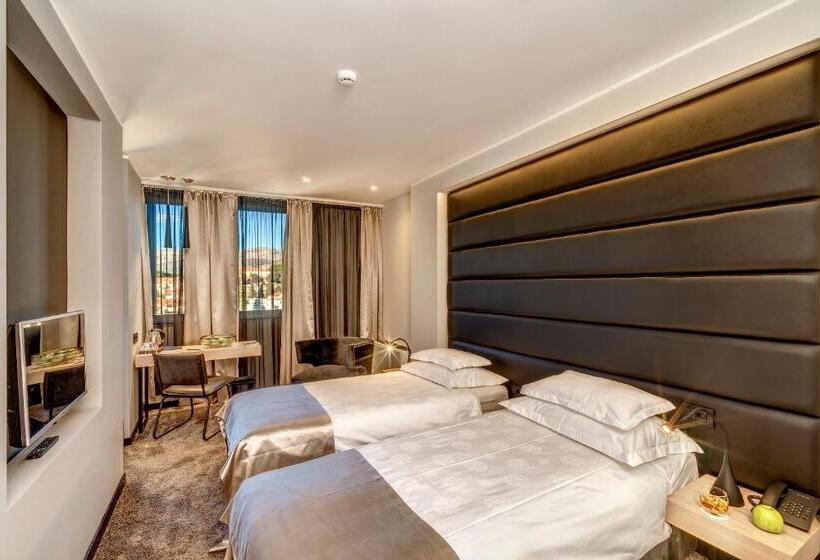 펜션 The View Luxury Rooms