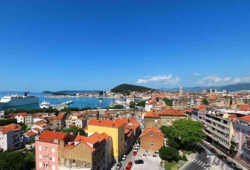 펜션 The View Luxury Rooms