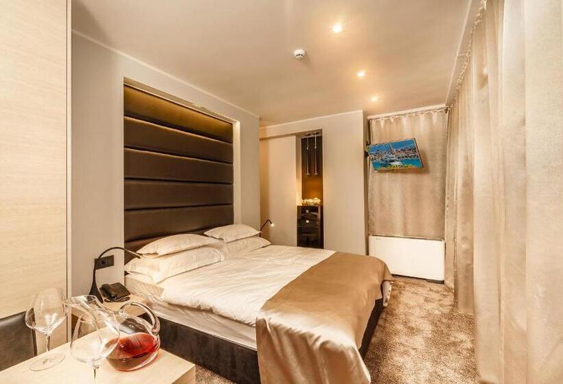 펜션 The View Luxury Rooms