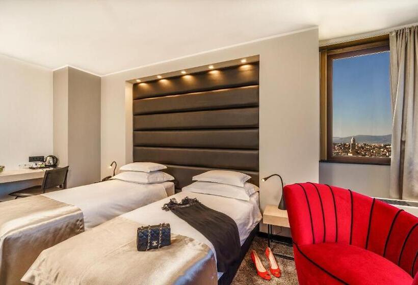 펜션 The View Luxury Rooms