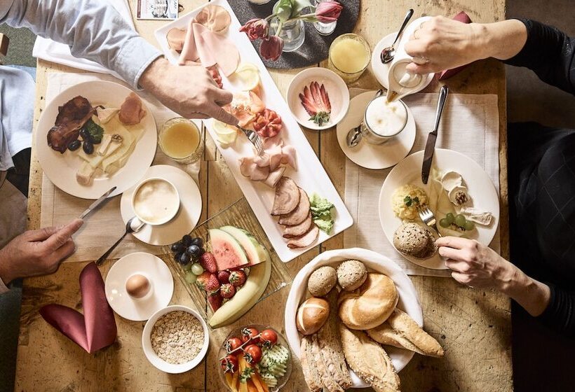 Quality Hosts Arlberg Hotel Garni Mössmer