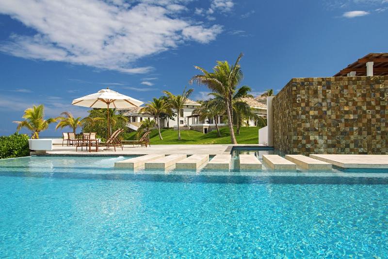 استراحتگاه Las Verandas Hotel & Villas