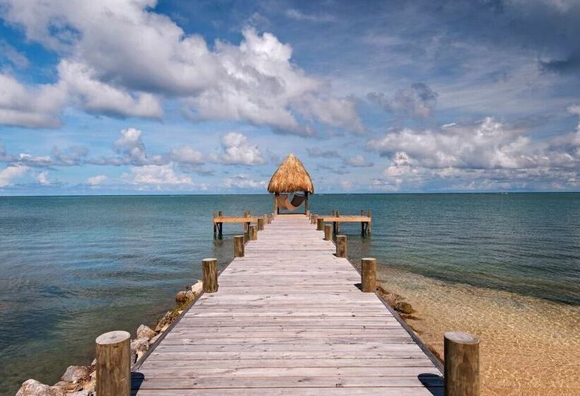 استراحتگاه Las Verandas Hotel & Villas