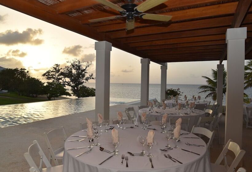 استراحتگاه Las Verandas Hotel & Villas
