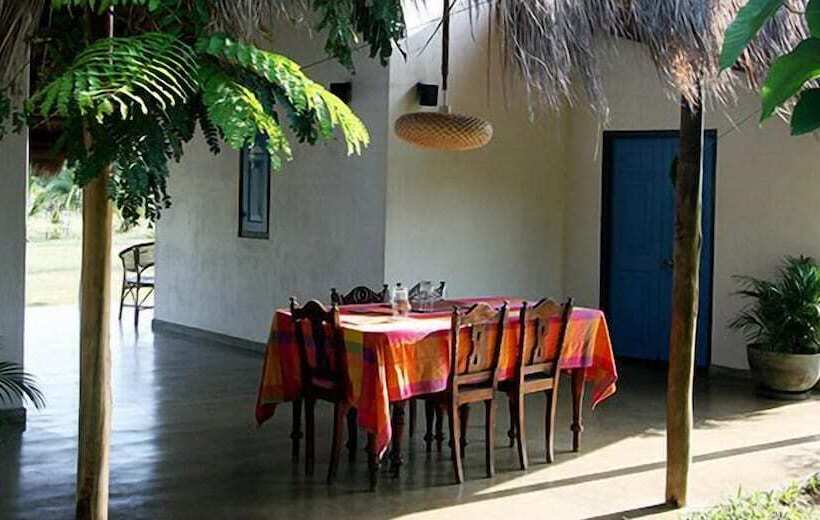 リゾートホテル Palagama Beach