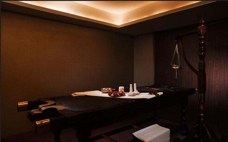 리조트 Sterling Corbett