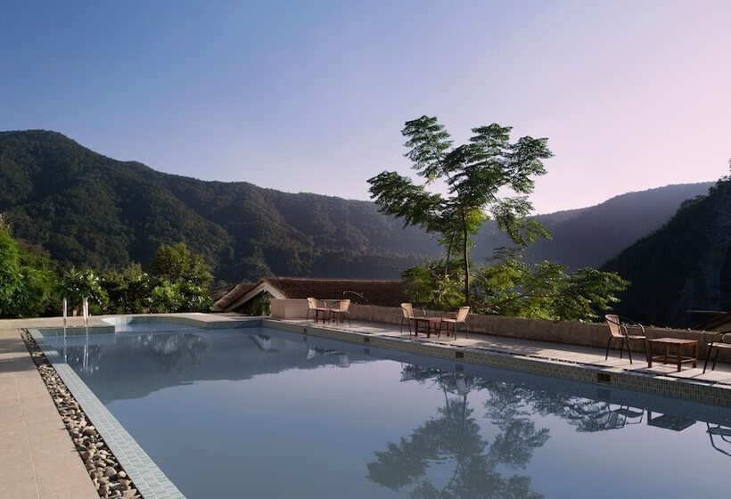 منتجع Sterling Corbett