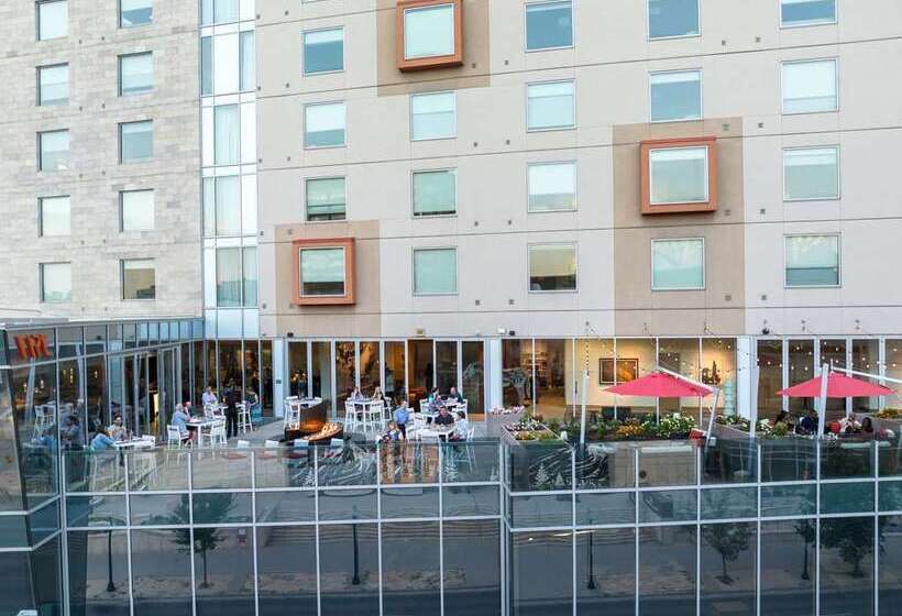 The Art Hotel Denver, Curio Collection By Hilton