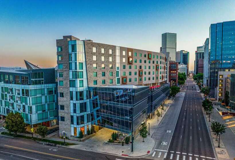 The Art Hotel Denver, Curio Collection By Hilton