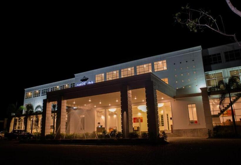 The Covanro Airport Hotel   Katunayake