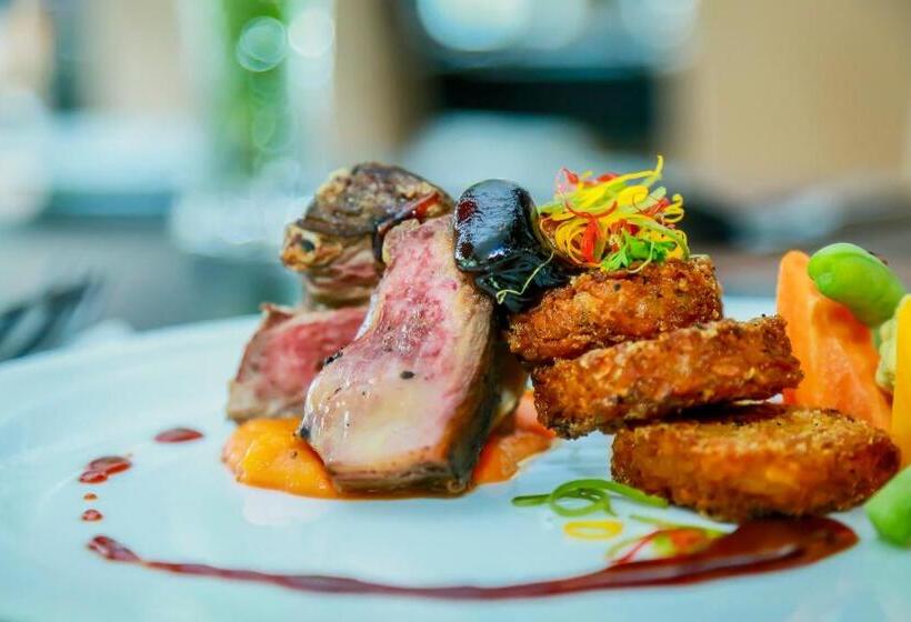 The Covanro Airport Hotel   Katunayake