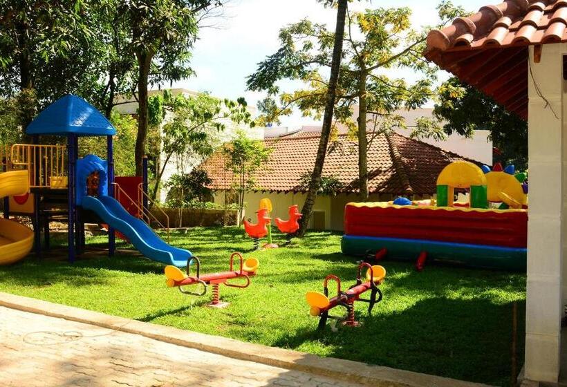 The Covanro Airport Hotel   Katunayake
