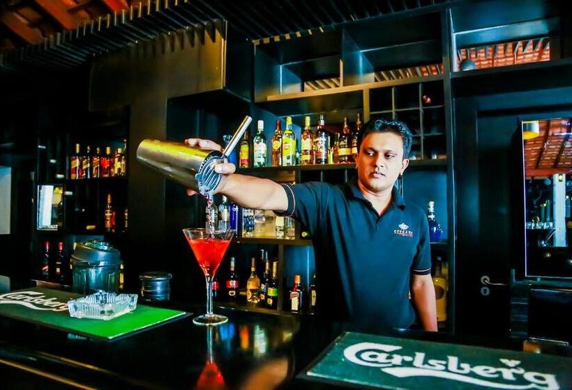 The Covanro Airport Hotel   Katunayake