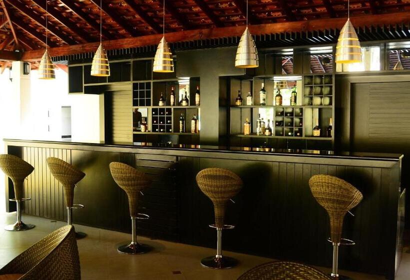 The Covanro Airport Hotel   Katunayake