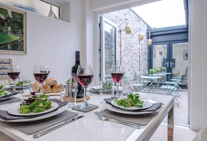 2 The Smithy, Saxmundham