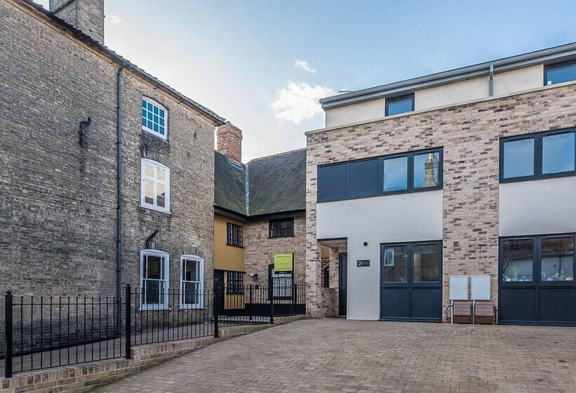 2 The Smithy, Saxmundham