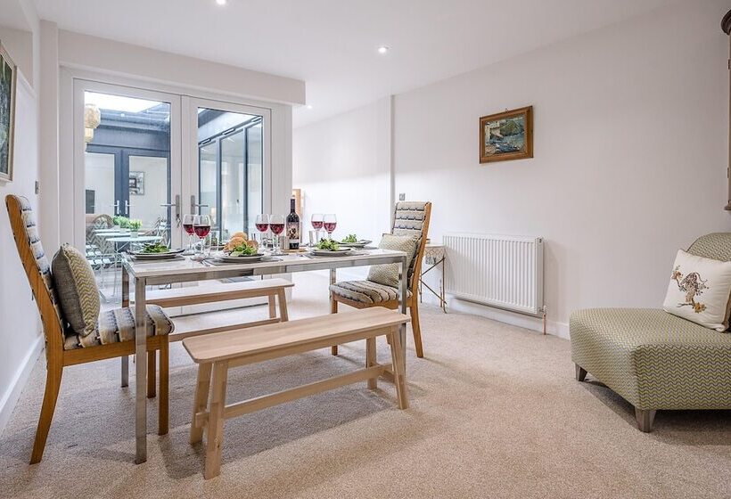 2 The Smithy, Saxmundham