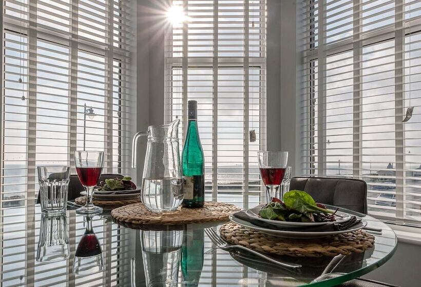 4 Buregate House, Felixstowe