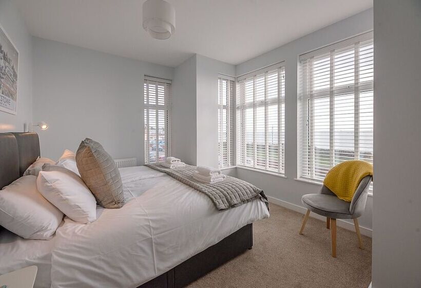 4 Buregate House, Felixstowe