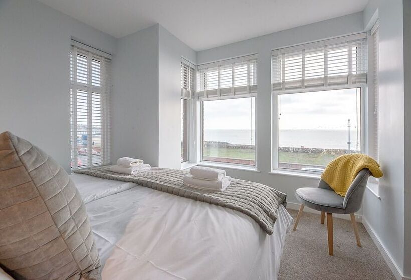 4 Buregate House, Felixstowe